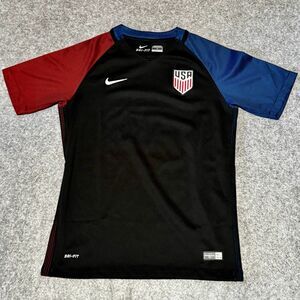 Nike USA 2016 Kid’s soccer jersey. Boy’s large.